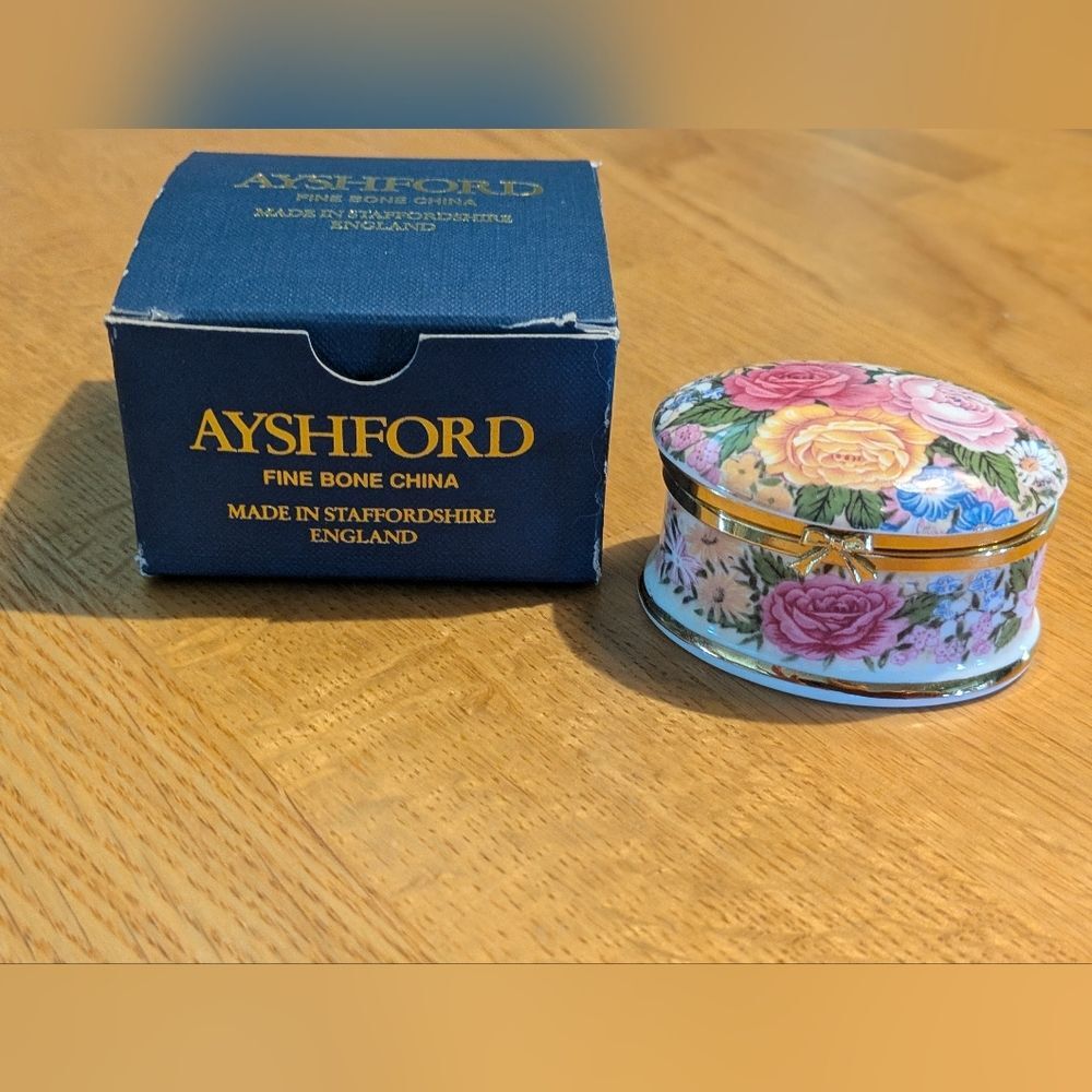 Vintage Ayshford Staffordshire England Berry Trinket Jewelry Box Cottagecore